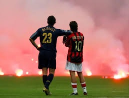 字母哥仅打3分钟伤退！雄鹿多点开花完成18分逆转捍卫主场