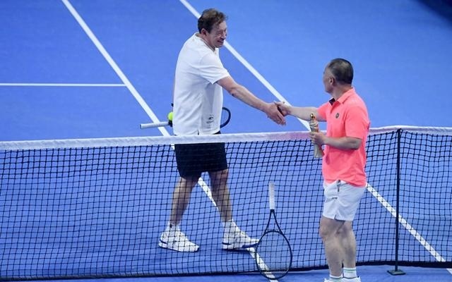 现了他的速 现了他的速